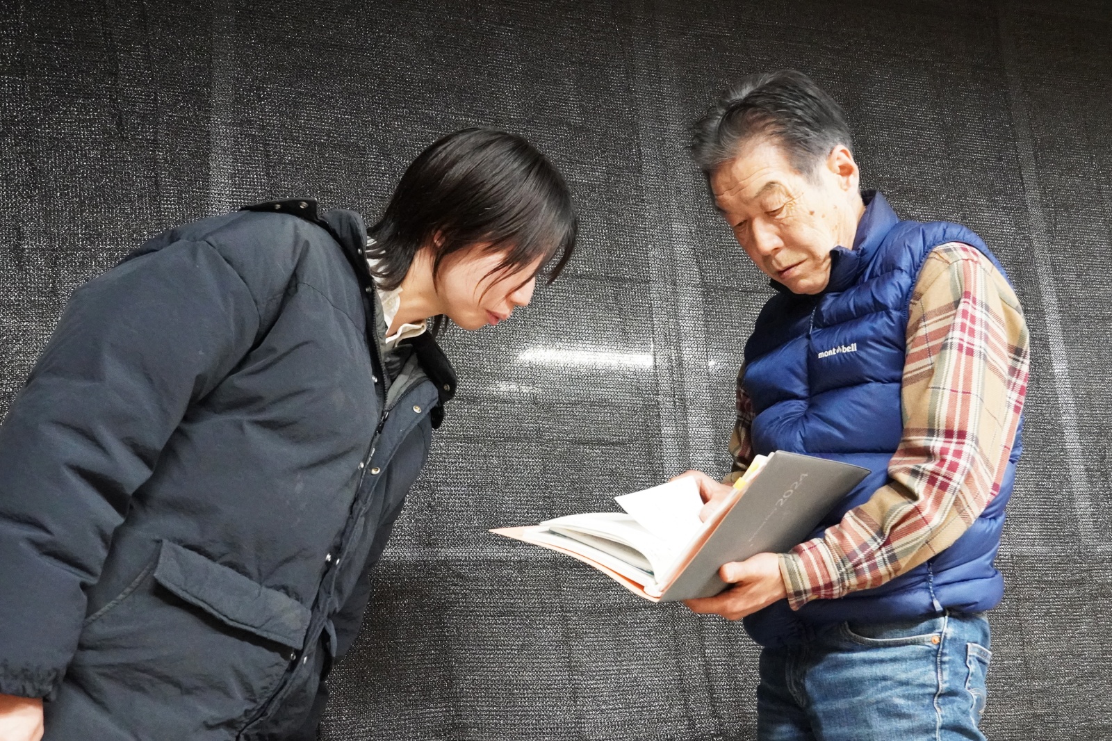 職人歴40年！和紙を張る技術を持つベテランクロス屋さんの仕事