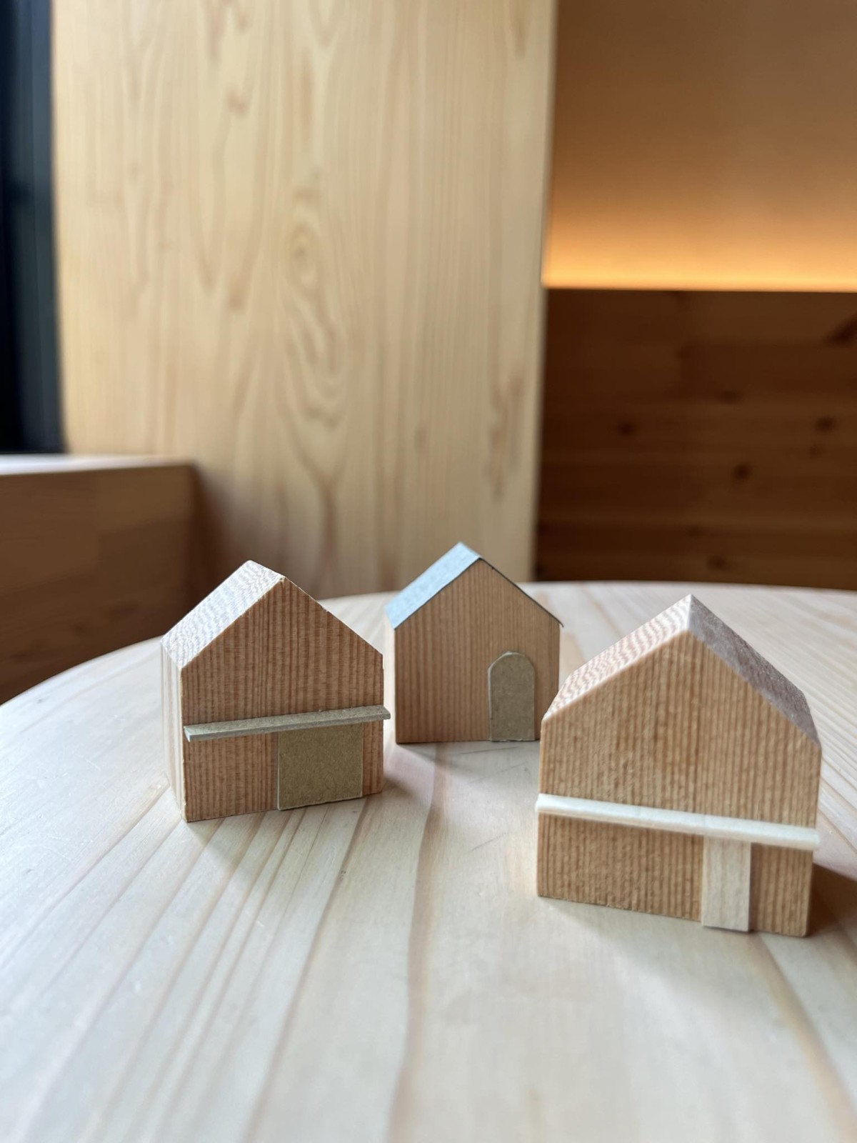 材料は相羽建設スタッフ・樋口の実家の樋口木材の杉材を使用します