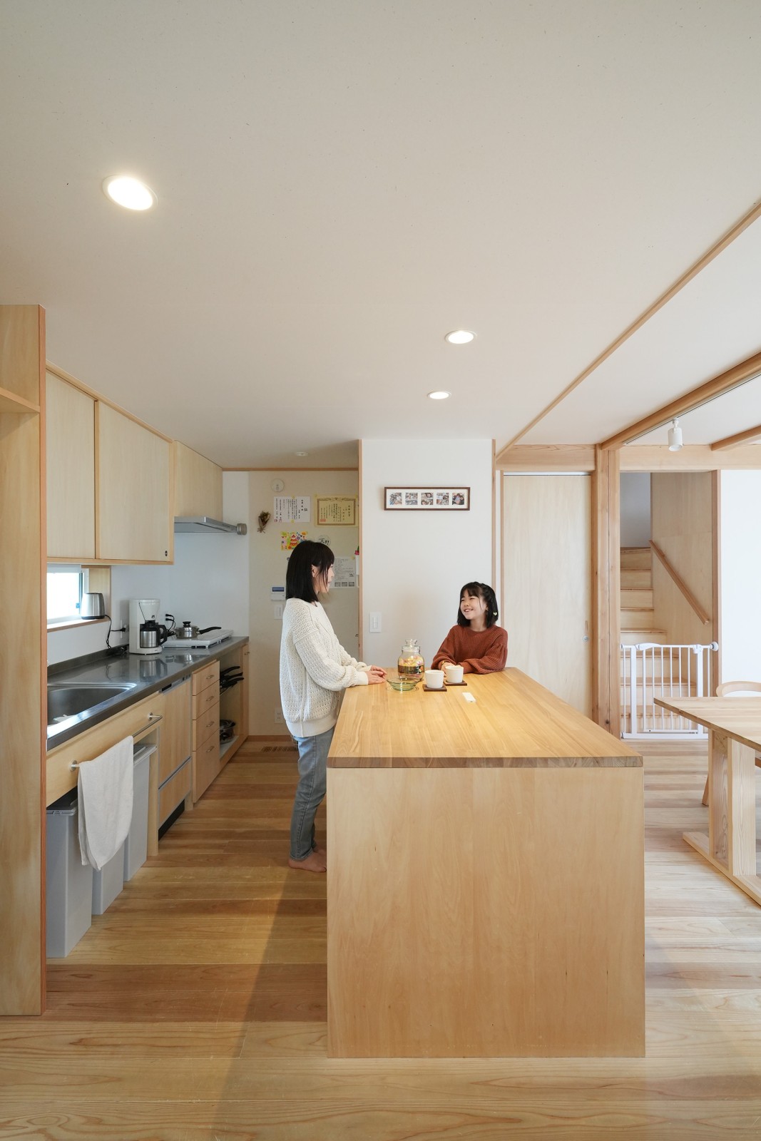 大きなカウンターを設け、使いやすさにこだわったキッチン