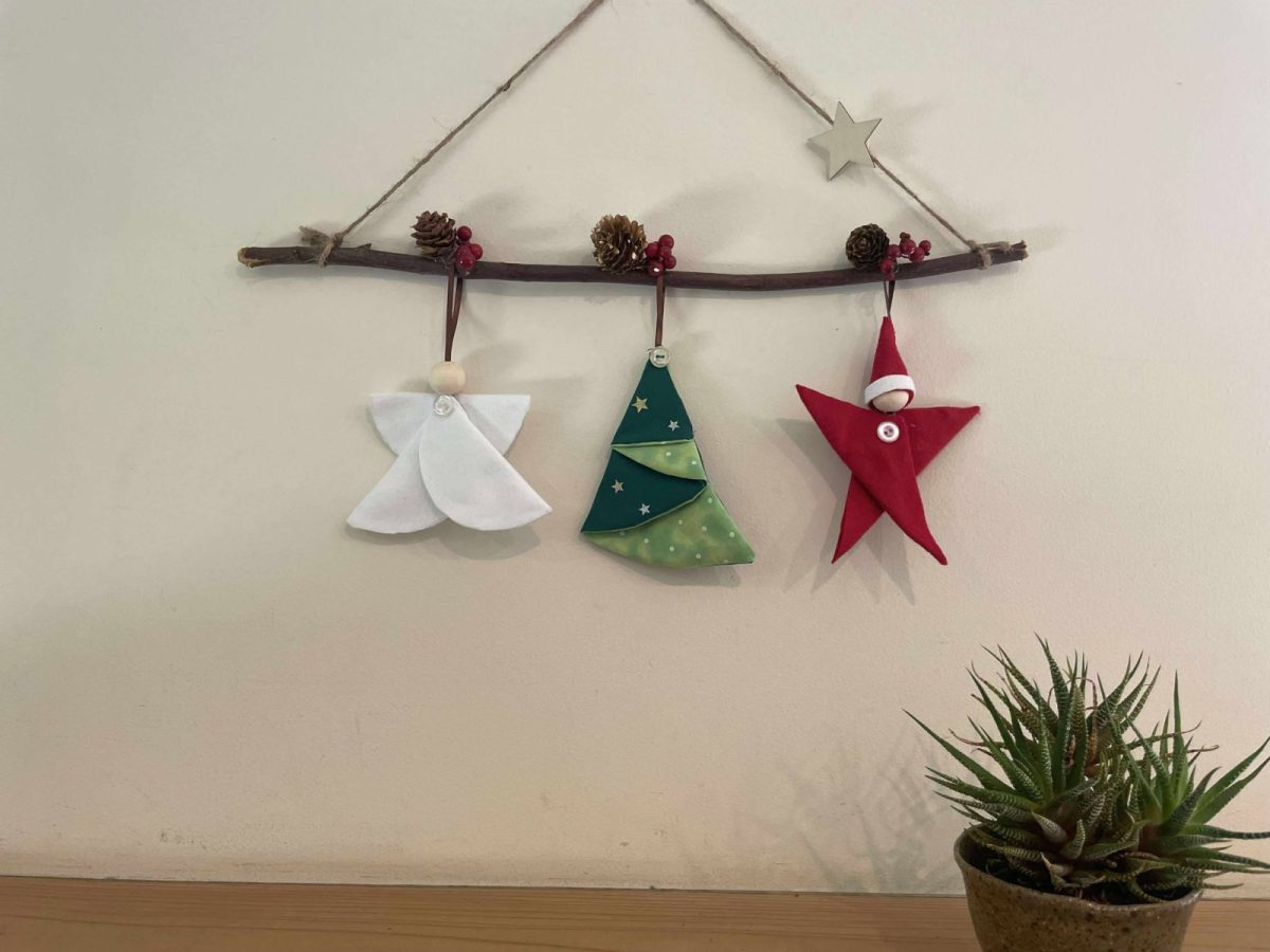 松ぼっくりや木の実などを加えて　お好きに仕上げて頂きます