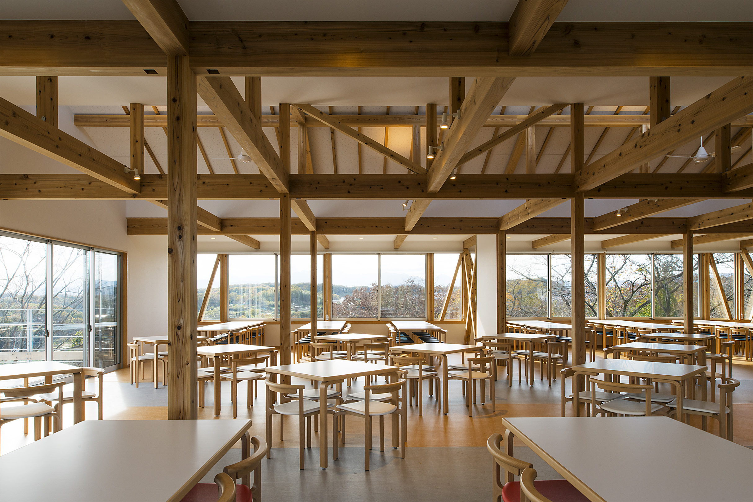 大学セミナーハウス「Dining Hall やまゆり」