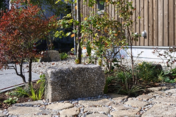 街並みの風景を支える石