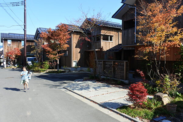 ソーラータウン八国山の秋